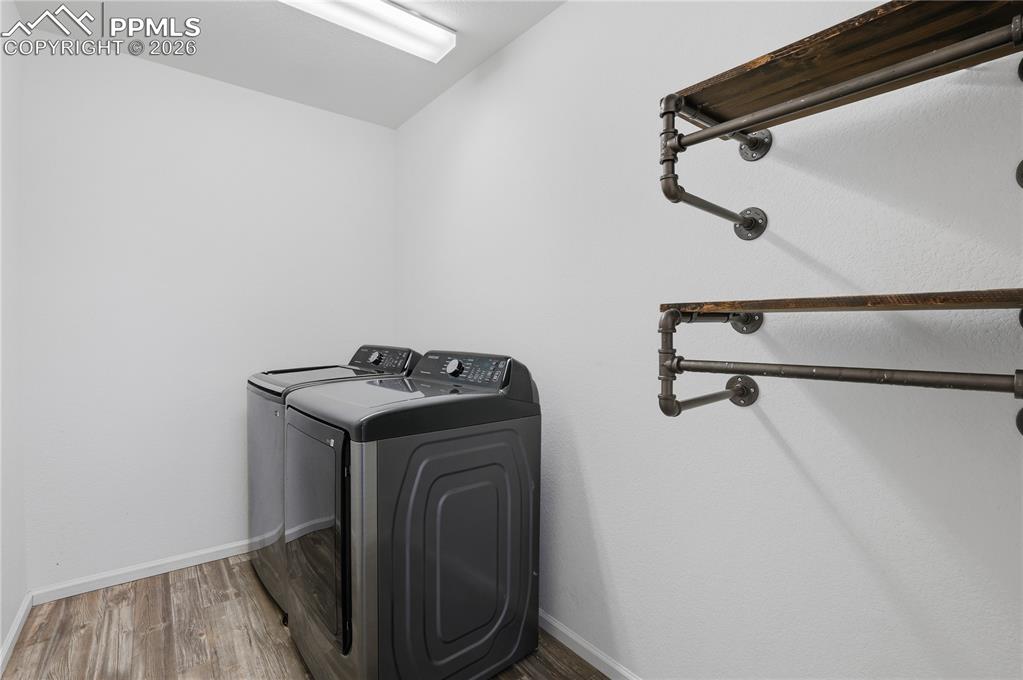 Image 33 of 42: Laundry