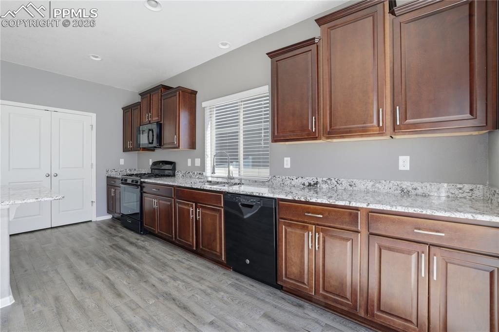 Image 9 of 42: Kitchen