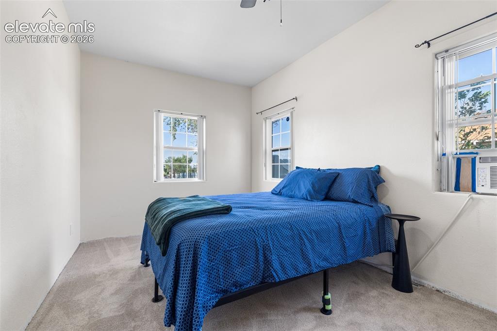 Image 10 of 27: Bedroom