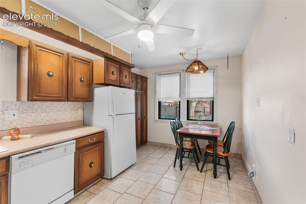 Image 6 of 27: Kitchen