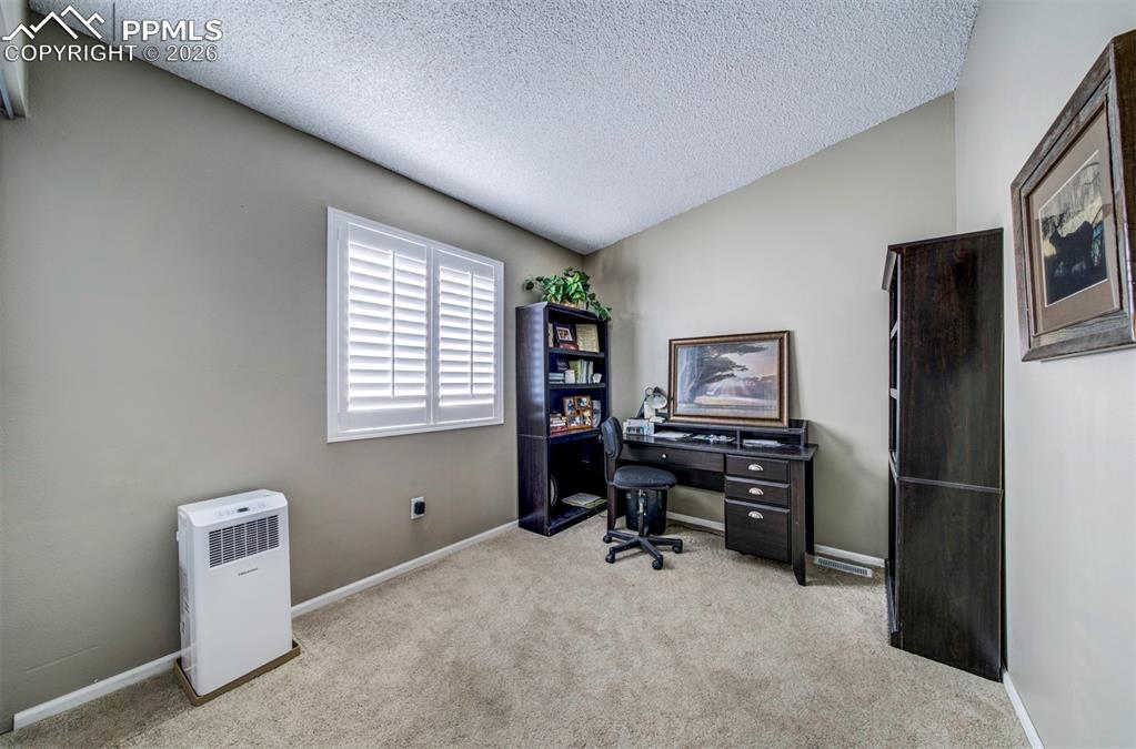 Image 15 of 19: Office