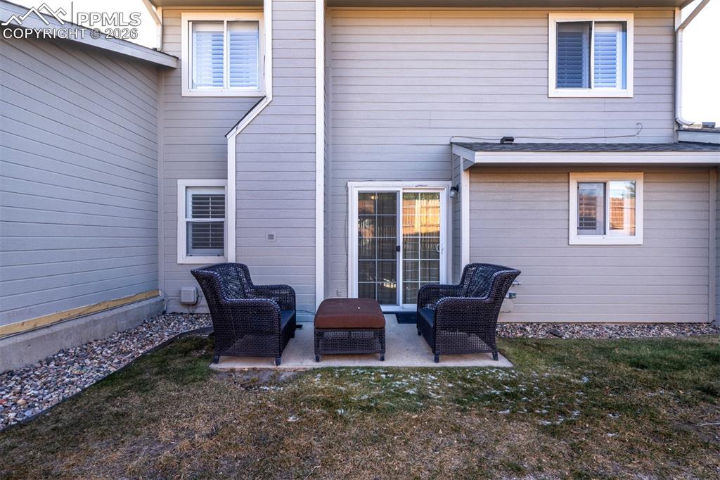 Image 16 of 19: Back of Structure