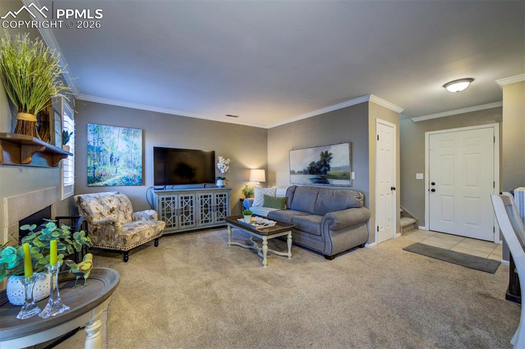 Image 4 of 19: Living Room