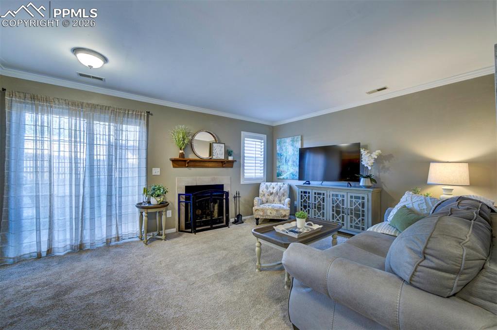 Image 6 of 19: Living Room