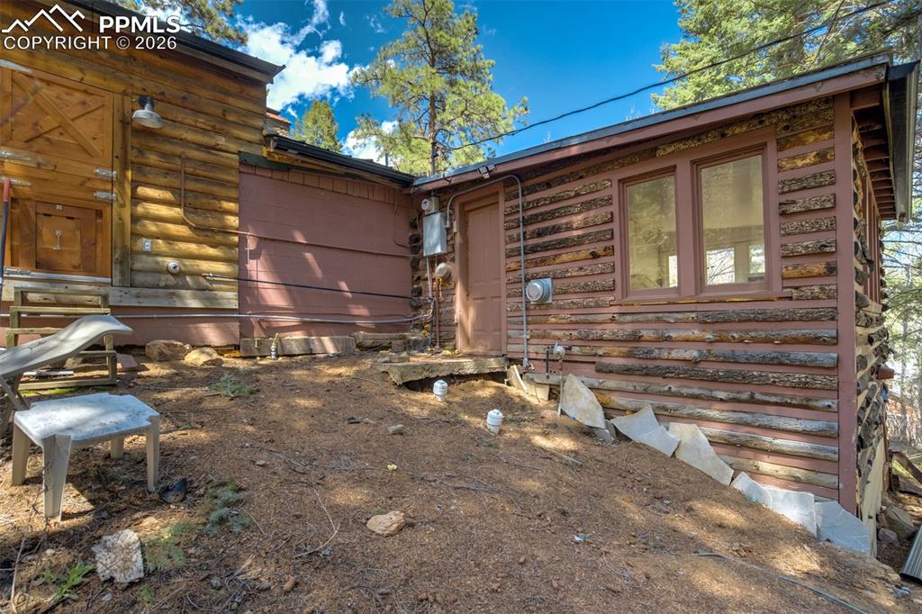 Image 33 of 50: Side of Structure