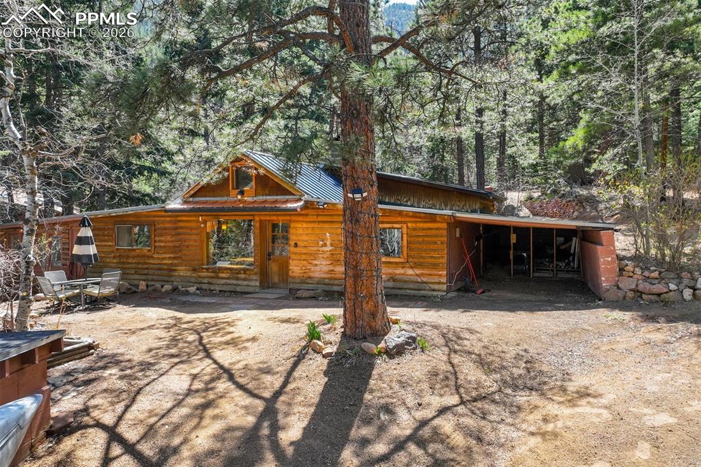 Image 4 of 50: Front of Structure