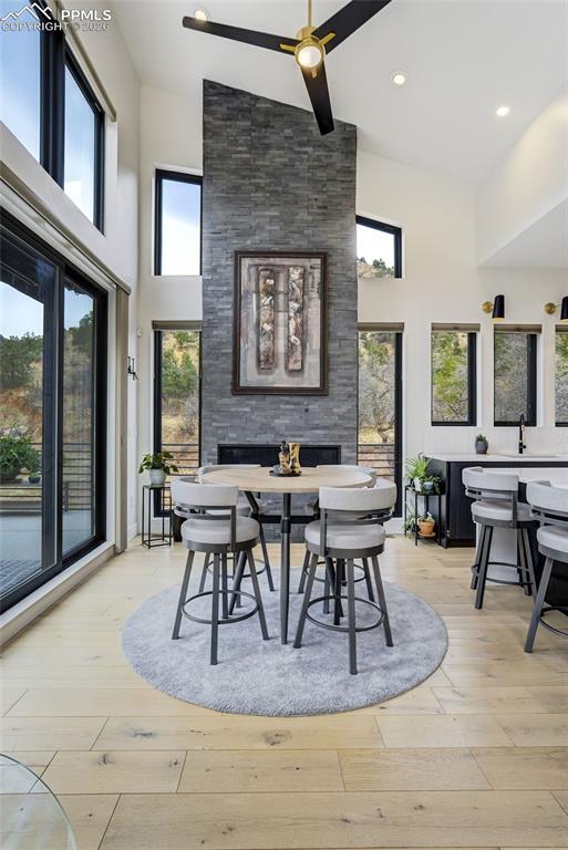 Image 19 of 39: Dining Area