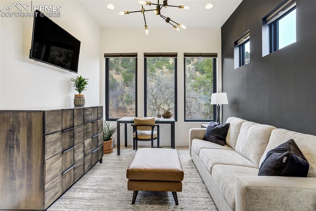 Image 21 of 39: Living Room