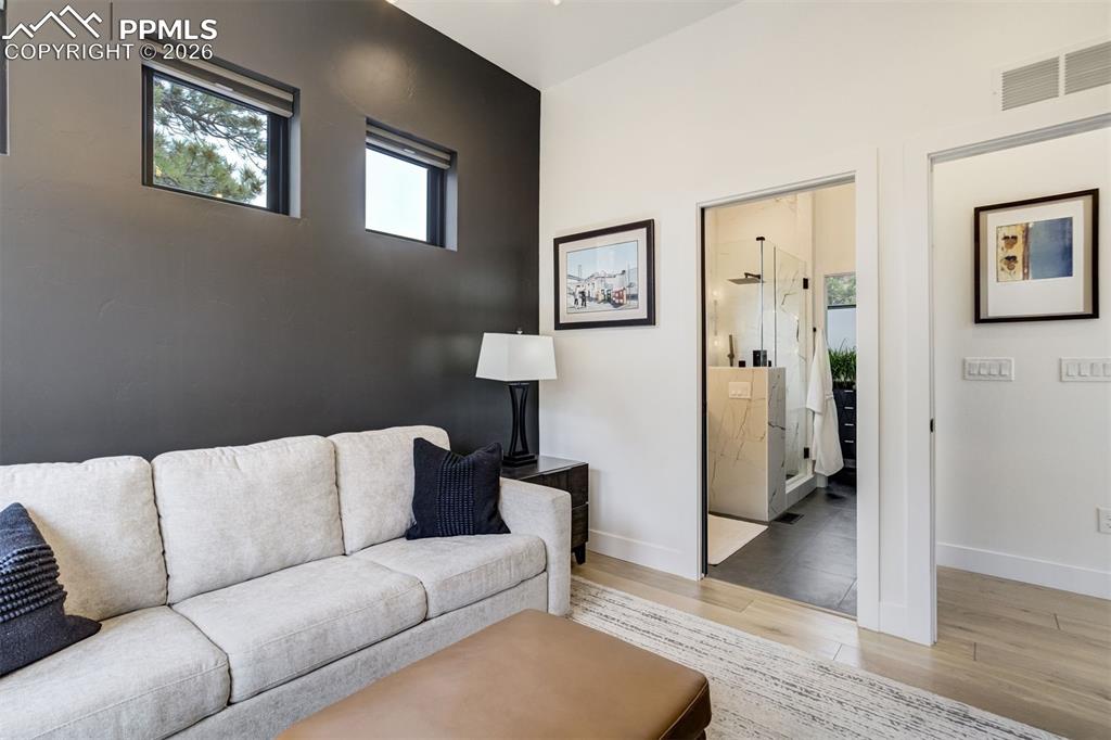 Image 22 of 39: Living Room