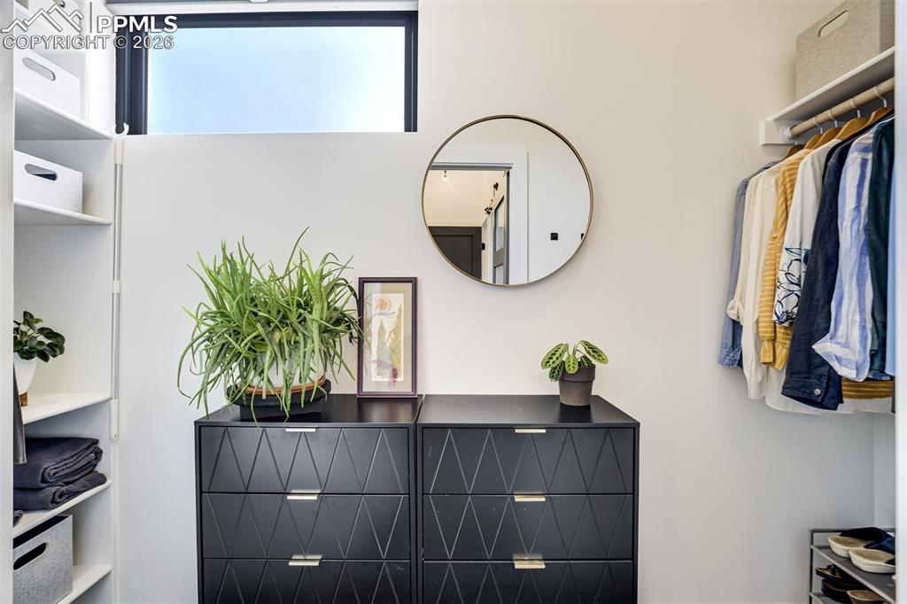 Image 24 of 39: Closet