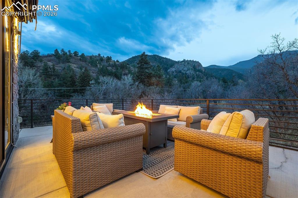 Image 34 of 39: Patio