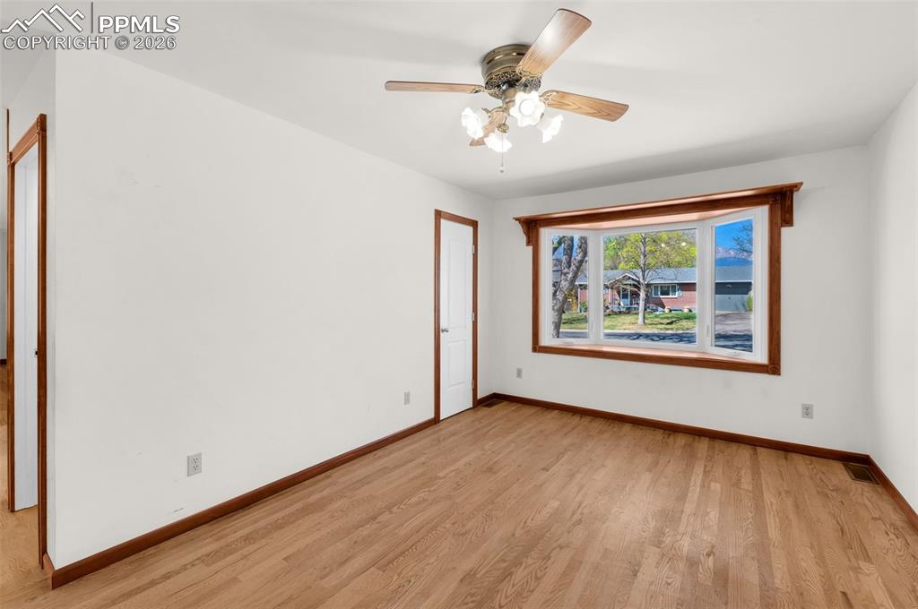 Image 15 of 41: Extra room (dining, bedroom, office, etc.)