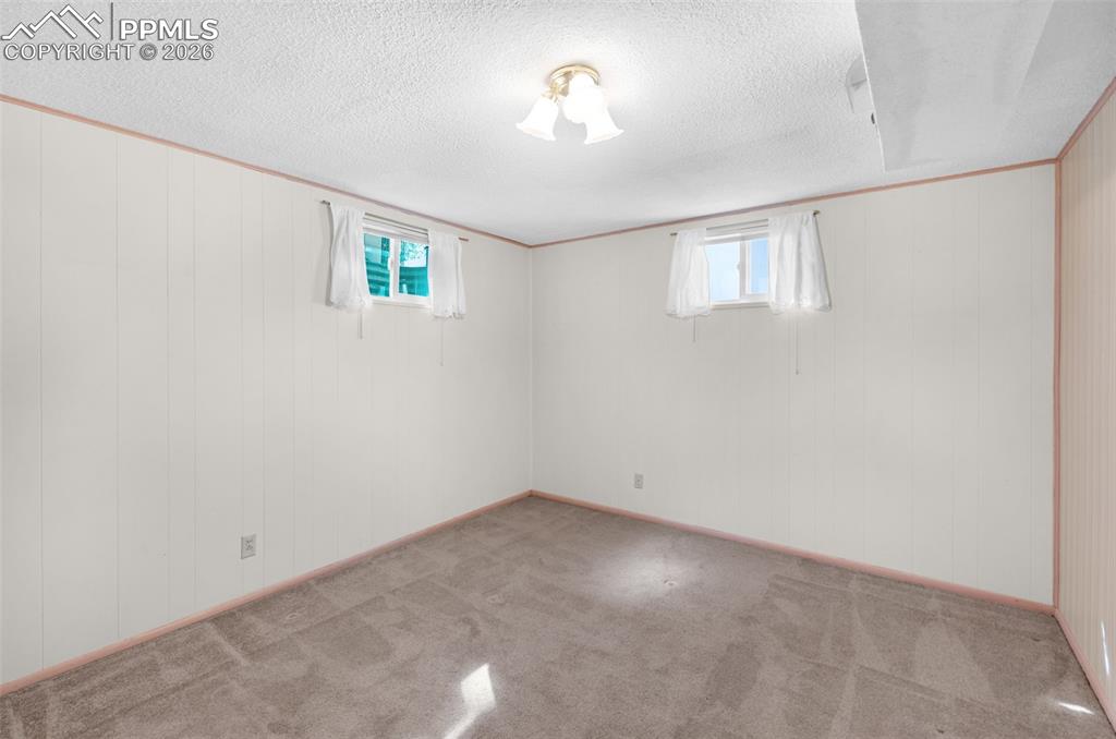 Image 27 of 41: Bedroom 3