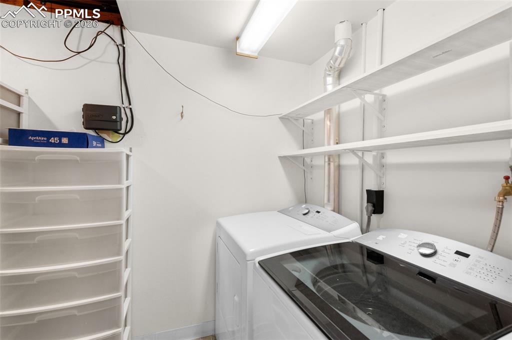 Image 31 of 41: Laundry