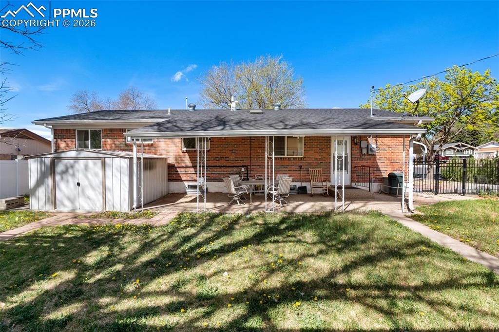 Image 38 of 41: Back of Structure