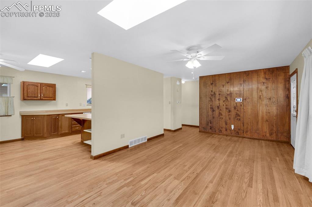 Image 7 of 41: Living Room