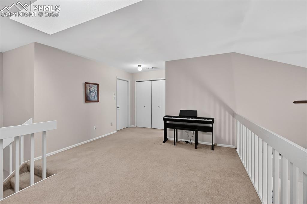 Image 17 of 27: Sitting Room