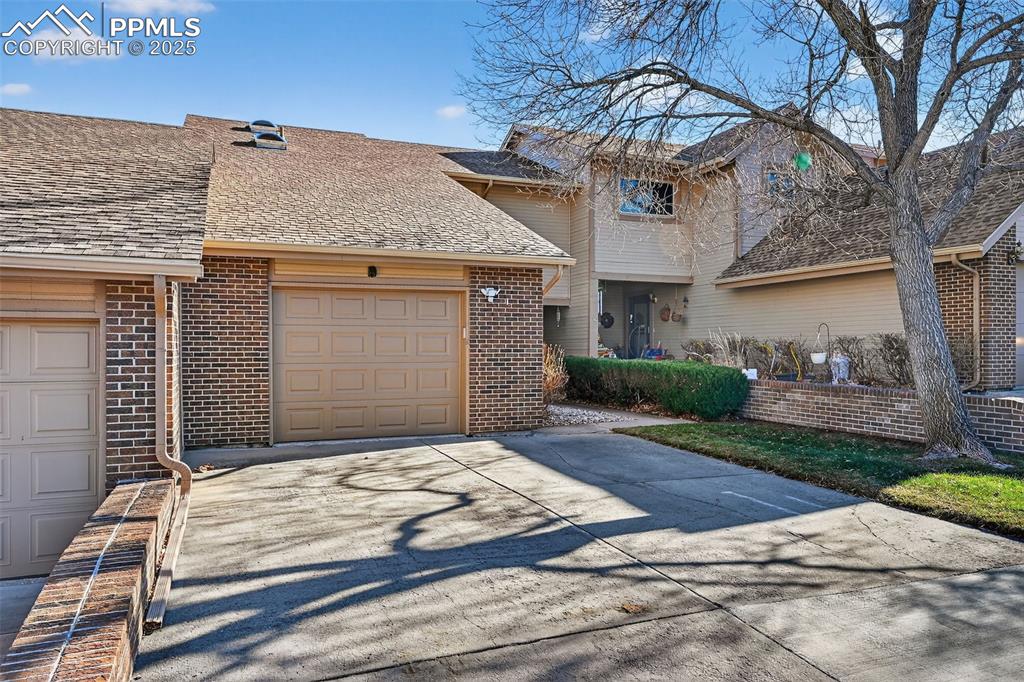 Image 3 of 27: Front of Structure