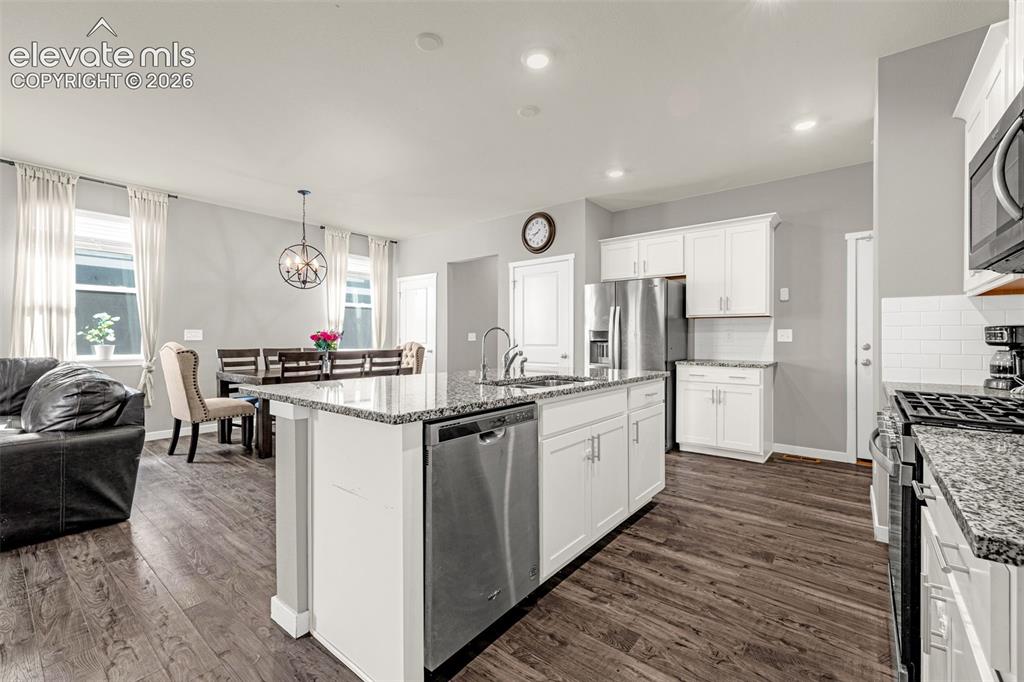 Image 12 of 40: Kitchen