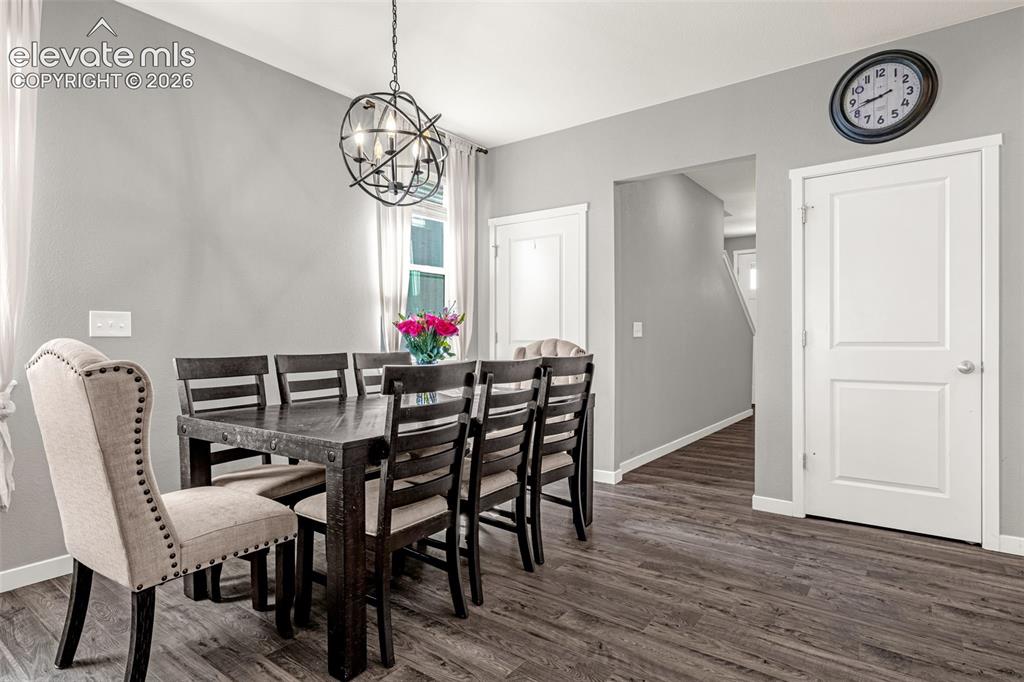 Image 14 of 40: Dining Area