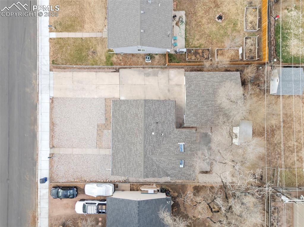 Image 31 of 33: Drone / aerial view