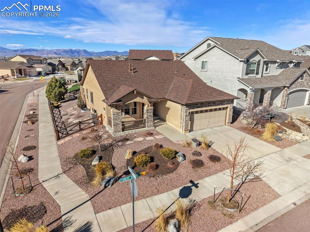 Image 3 of 36: Located on a Cul-de-Sac!