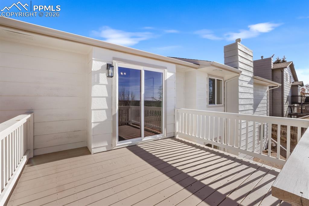 Image 12 of 50: Deck