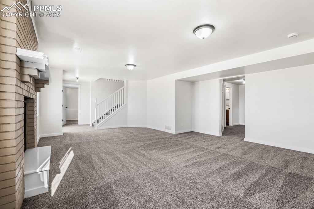 Image 35 of 50: Living Room