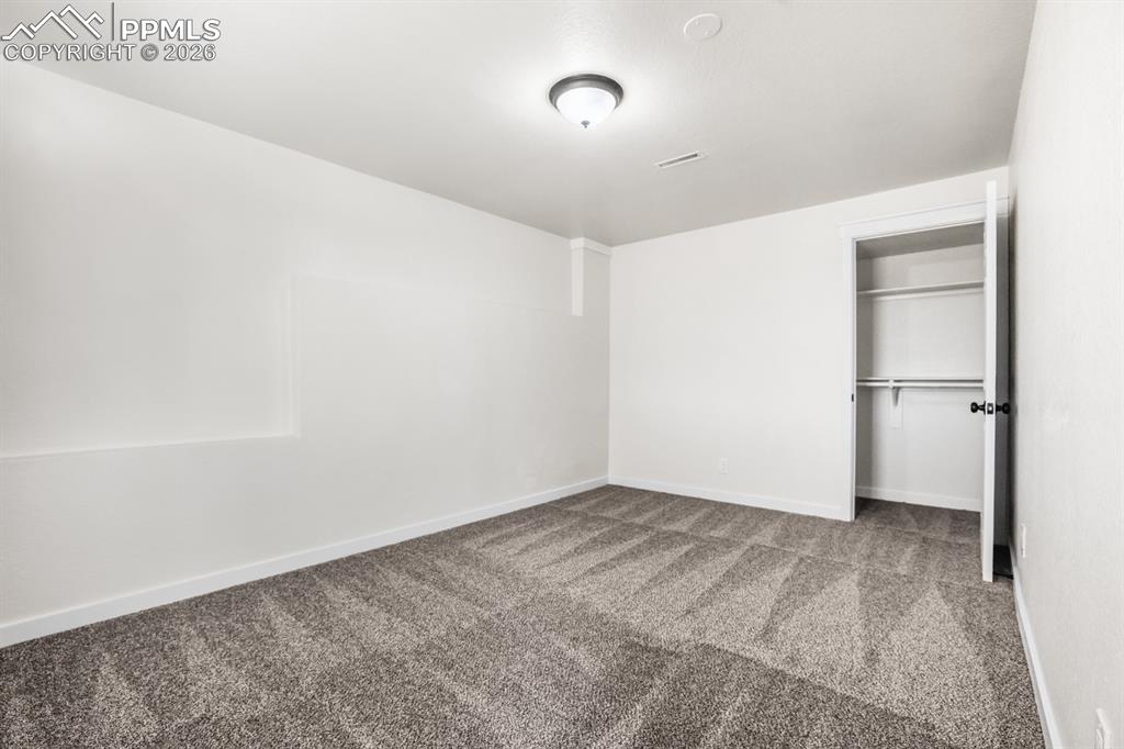 Image 42 of 50: Bedroom