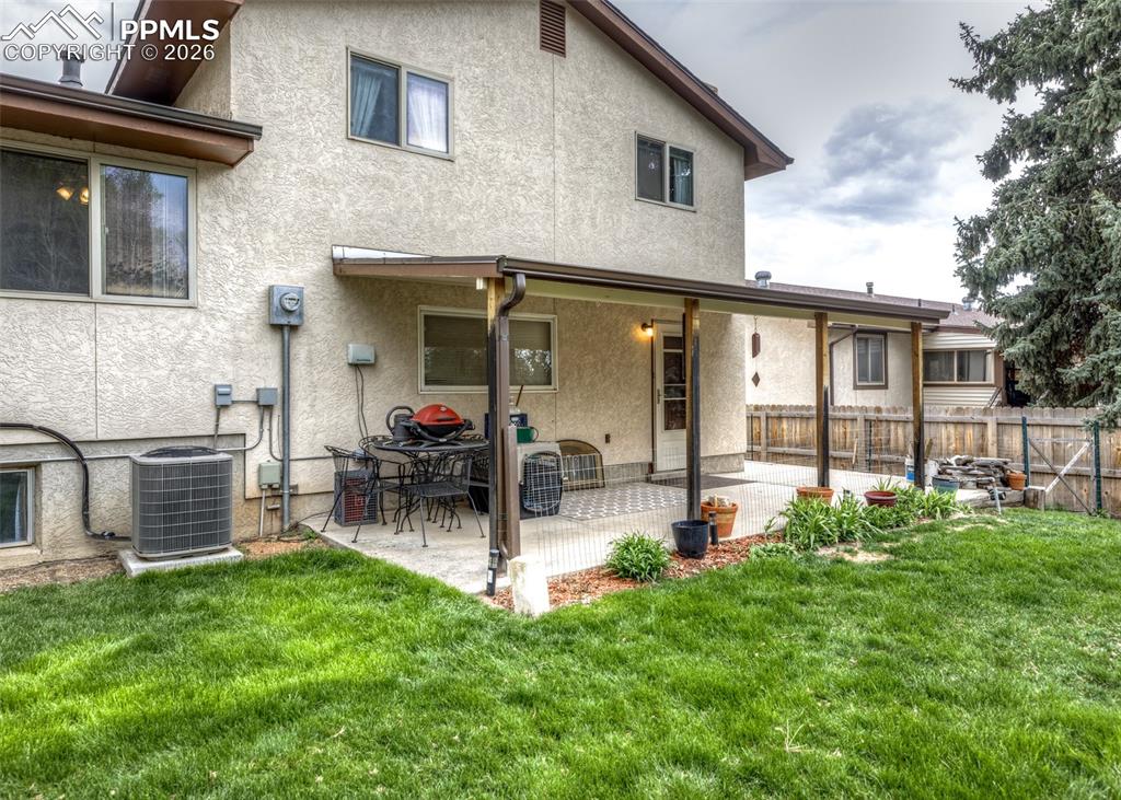 Image 35 of 41: Back of Structure