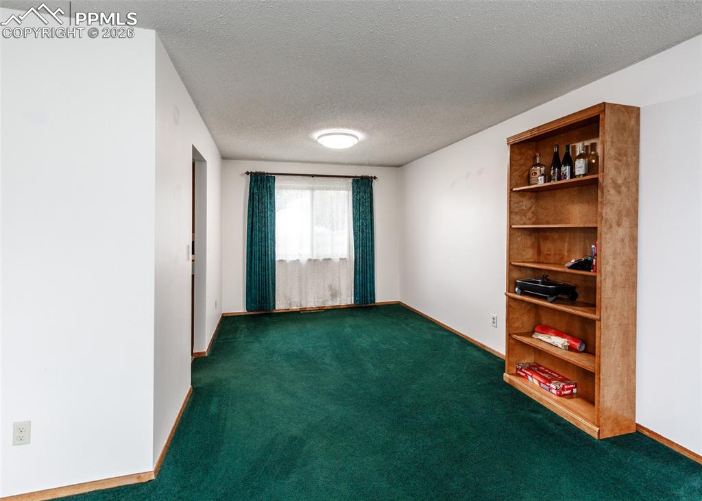 Image 7 of 41: Dining Room