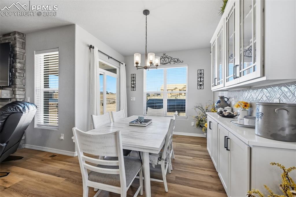 Image 13 of 47: Dining Area