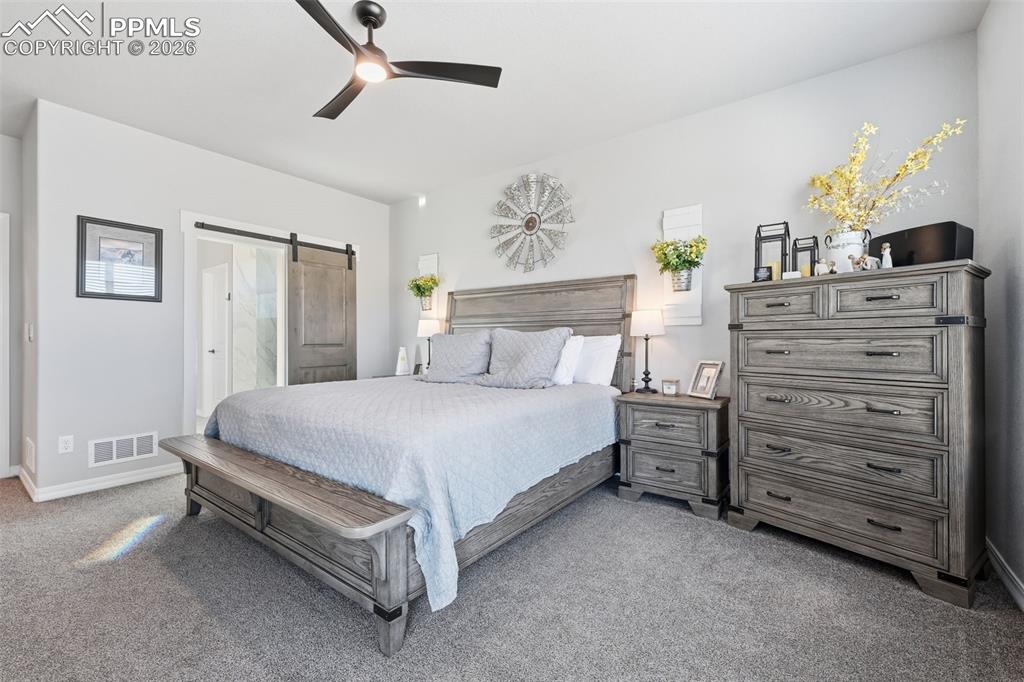 Image 17 of 47: Bedroom