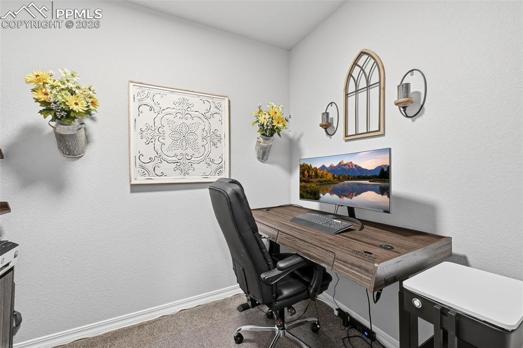 Image 25 of 47: Office