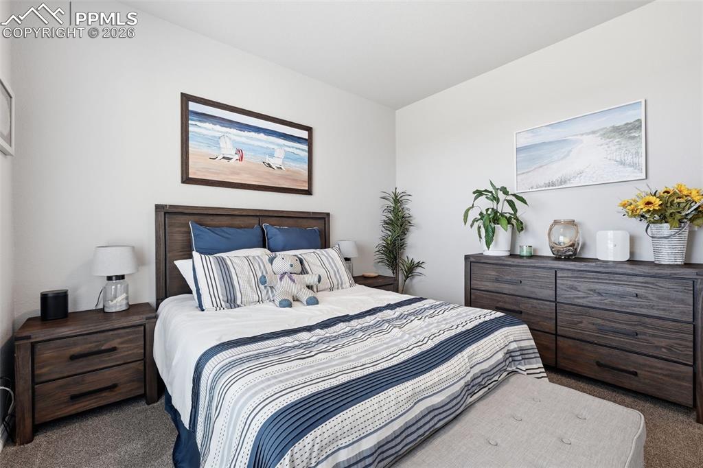 Image 32 of 47: Bedroom