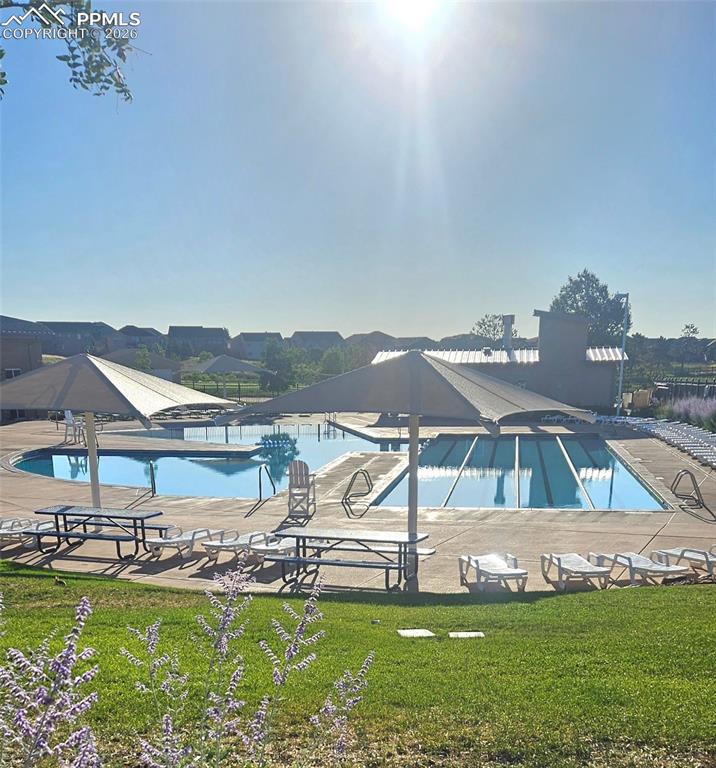 Image 42 of 47: Pool