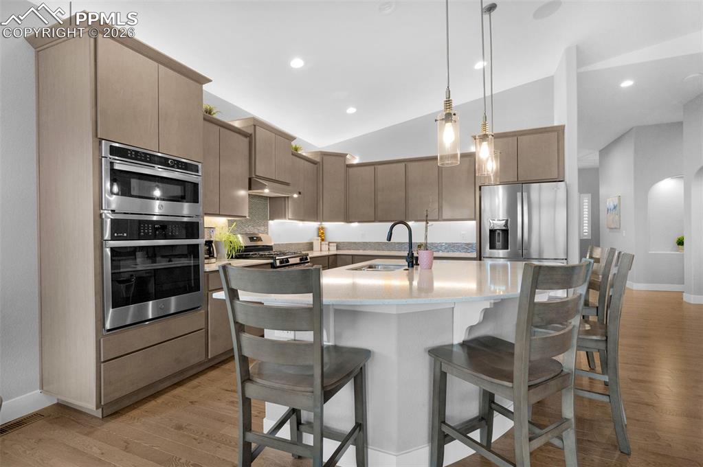 Image 14 of 50: Kitchen