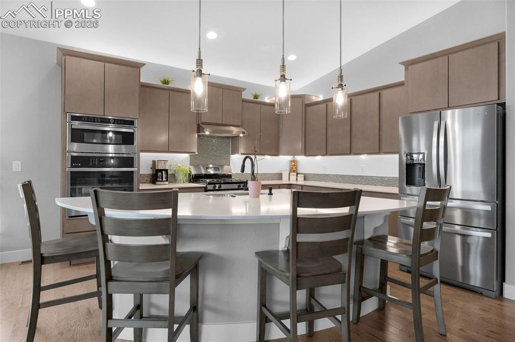 Image 9 of 50: Kitchen