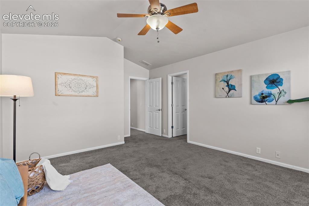 Image 19 of 33: Bedroom