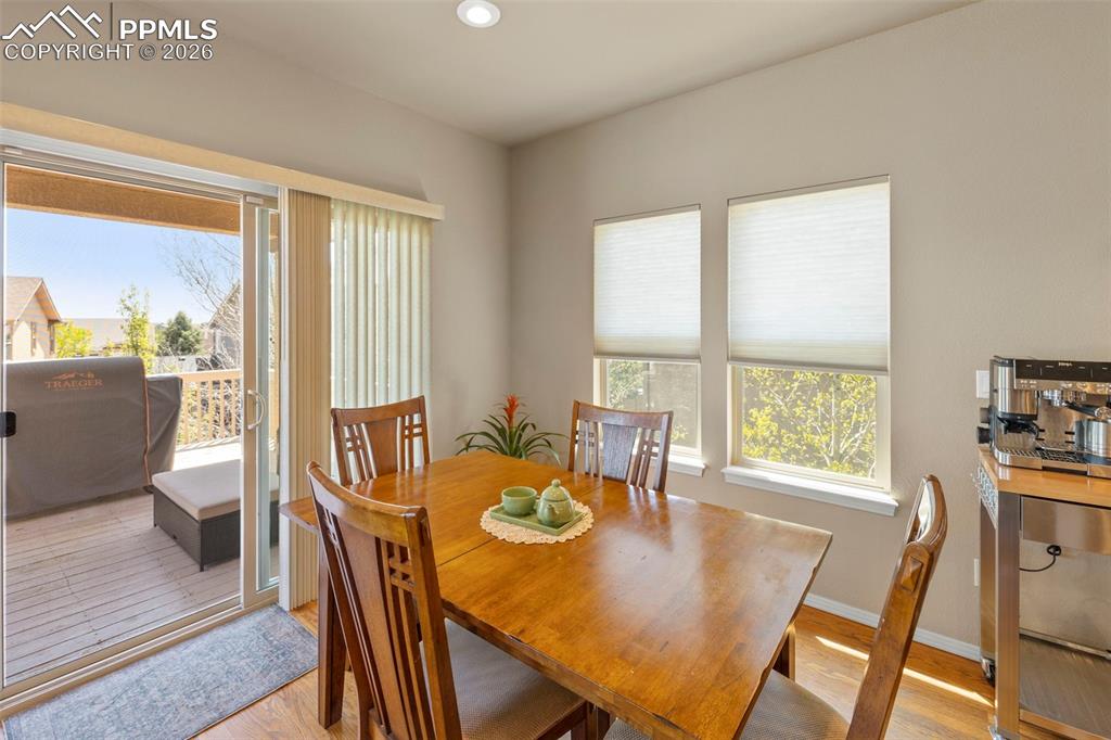 Image 11 of 49: Dining Area