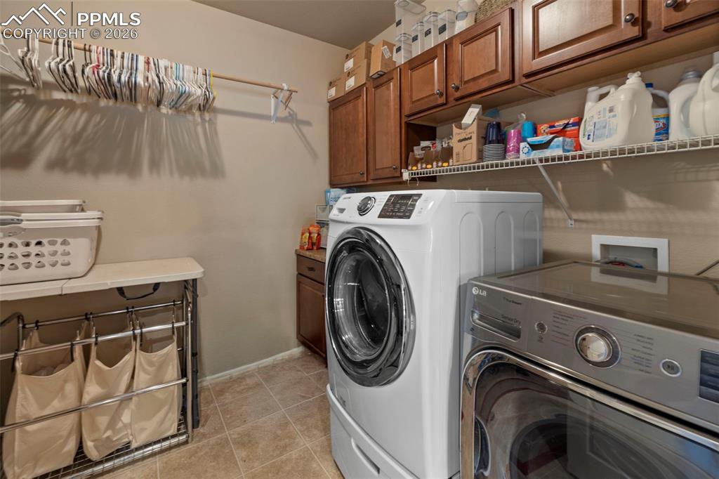 Image 25 of 49: Laundry