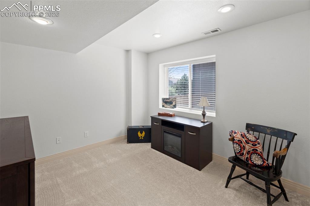 Image 31 of 49: Sitting Room