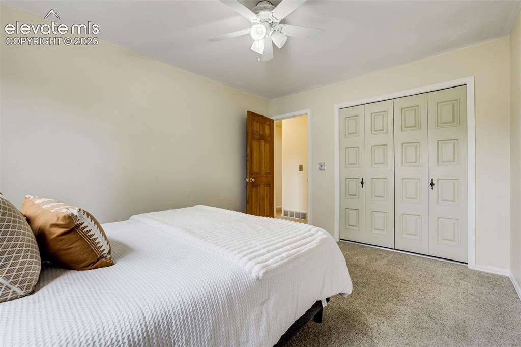 Image 32 of 38: Sizable secondary rooms, Hallelujah. 