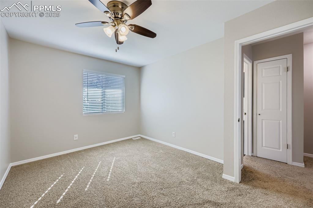 Image 20 of 24: Bedroom