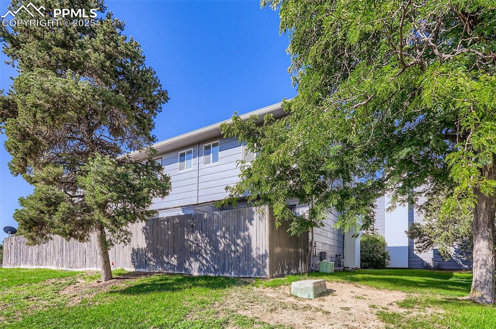 Image 23 of 24: Back of house