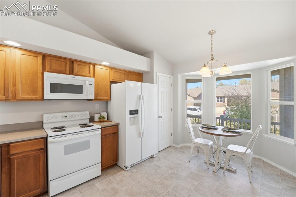 Image 5 of 41: Kitchen