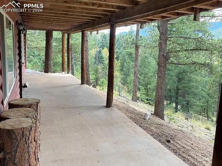 Image 18 of 20: View of patio