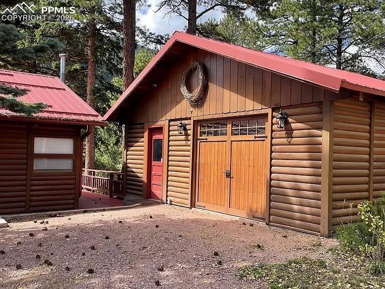 Image 19 of 20: View of outdoor structure