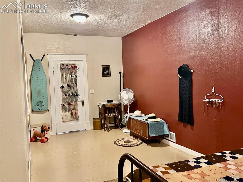 Image 22 of 50: Bedroom