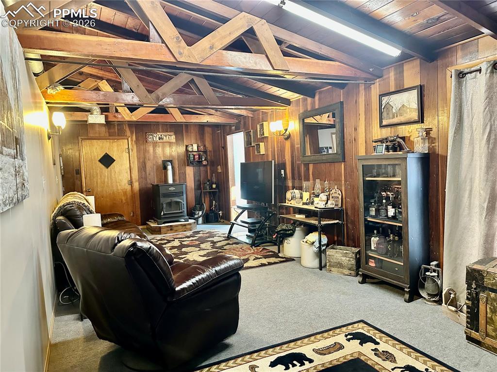 Image 28 of 50: Living Room